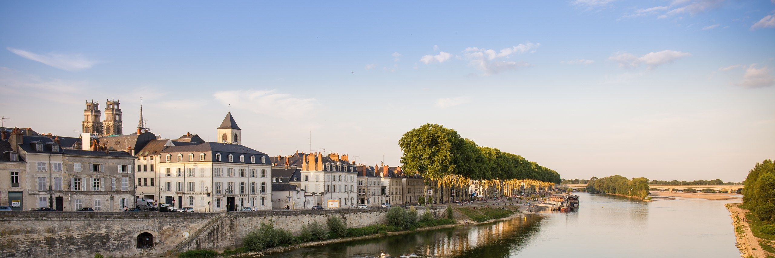 Bilan de compétences à Orléans en visio – quais de Loire et cathédrale Sainte-Croix